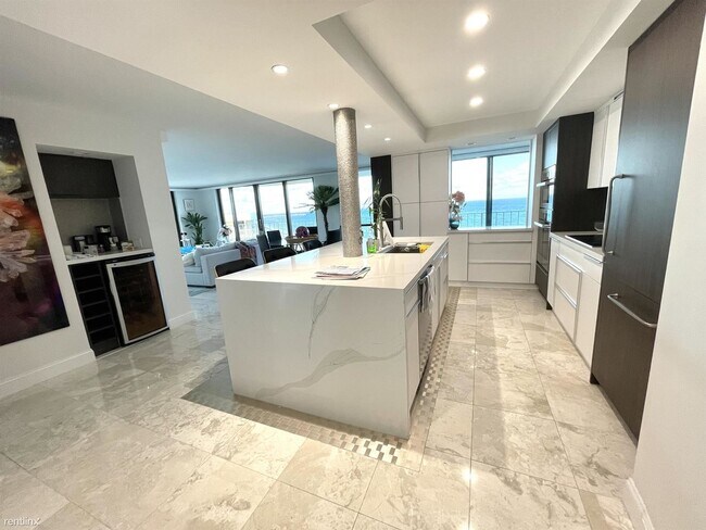 Building Photo - 2 br, 2 bath Condo - 3360 S Ocean Blvd # 6
