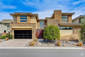 Building Photo - 64 Grey Feather Dr
