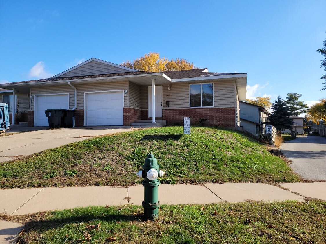Foto principal - 2653 15th St S