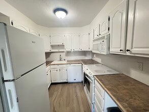 Building Photo - 1334 Montgomery Ave