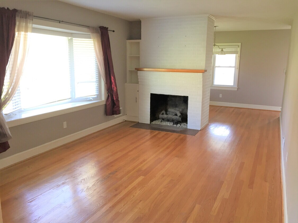 Building Photo - 3826 View Avenue
