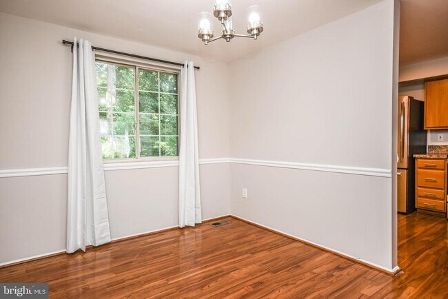 Foto del edificio - 10231 Millstream Dr