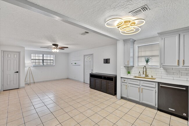 Foto del edificio - 2910 San Augustine Ave