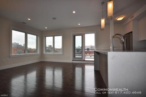Building Photo - South End 2 bed BEST ROOF DECK 360 Views 9/1