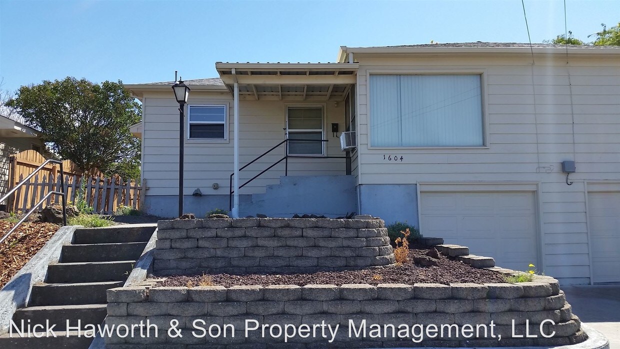 1532 E 9th St, The Dalles, OR 97058 Condo for Rent in The Dalles, OR