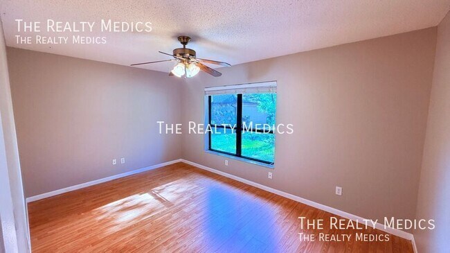 Foto del edificio - 481 Timberwood Trail