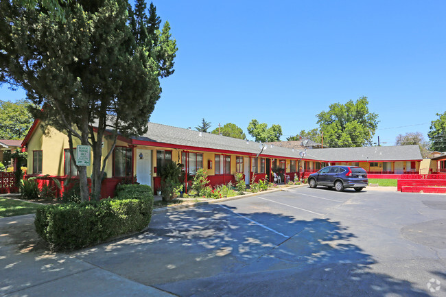 Building Photo - Del Mar Apartments