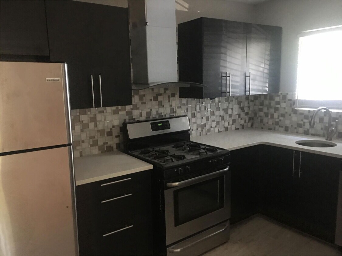 Foto principal - 767 Greenwood Ave NE