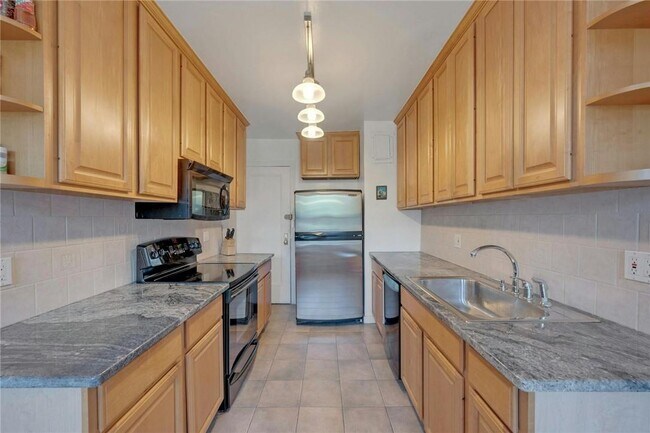 Foto del edificio - 280 Bronxville Rd