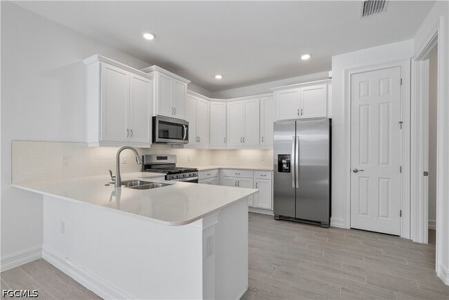Building Photo - 43847 Blue Heron Ln
