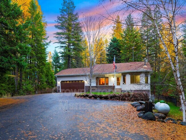 Building Photo - 407 Lake Loop Dr