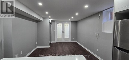 Building Photo - 165 Bathgate Dr