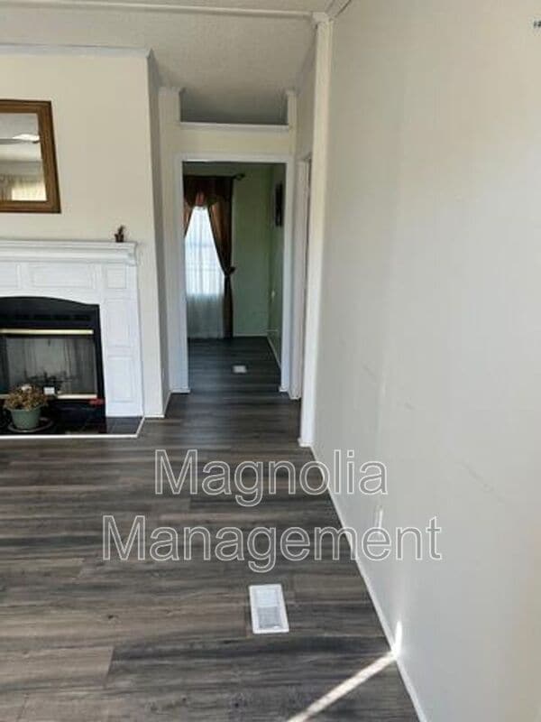 Foto del edificio - 156 Daffodil Dr