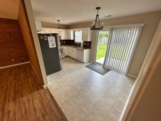 Building Photo - 7209 Woodhall Dr