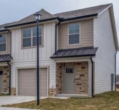 Building Photo - 253 Signature Pl