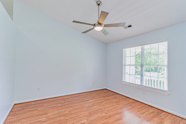 Foto del edificio - 125 Ashlan Woods Ct