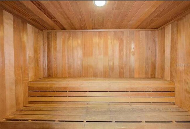 Sauna - 5817 Park St N
