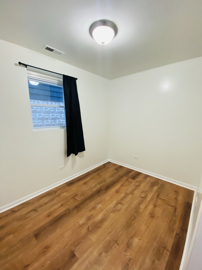 Foto del edificio - 3604 W Diversey Ave