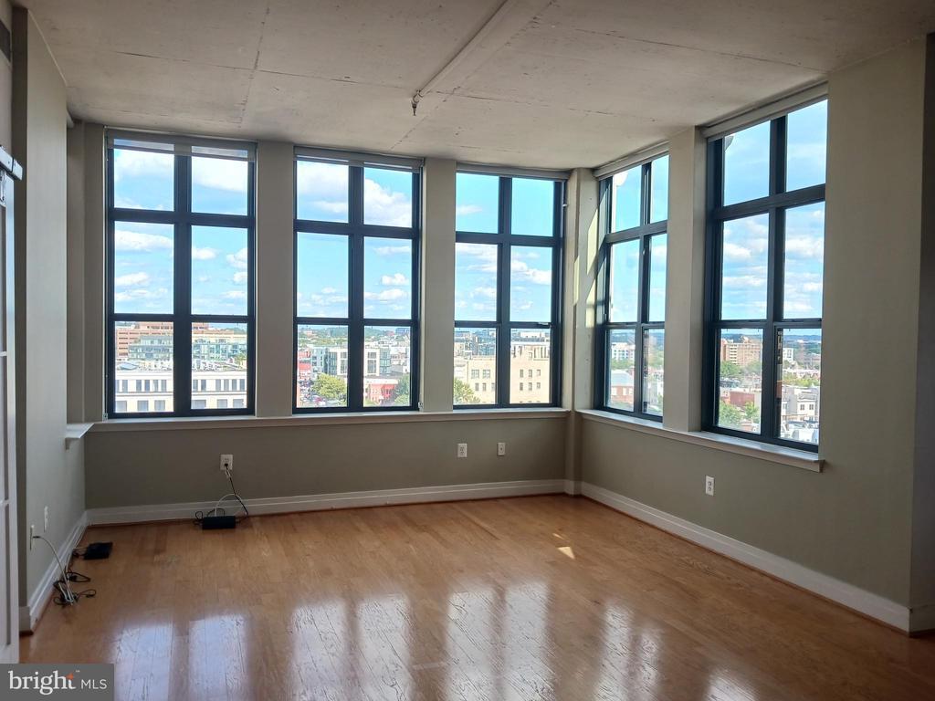 Foto principal - 2020 12th St NW