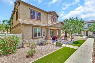 Building Photo - 2734 S Santa Rita