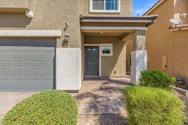 Building Photo - Expansive, Luxurious 5-Bedroom Oasis with ...