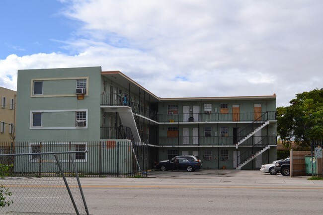 Foto del edificio - Miami Beverly Apartments