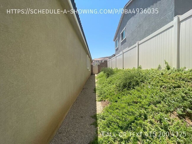 Foto del edificio - 25344 Picket Range Wy