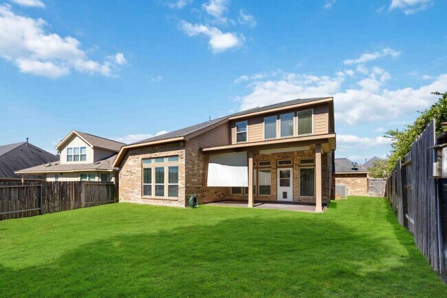 Building Photo - 115 Pine Crest Cir