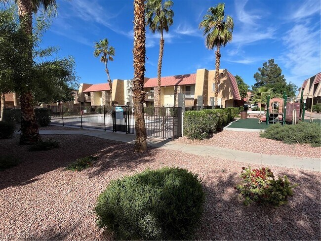 Building Photo - 5220 Indian River Dr