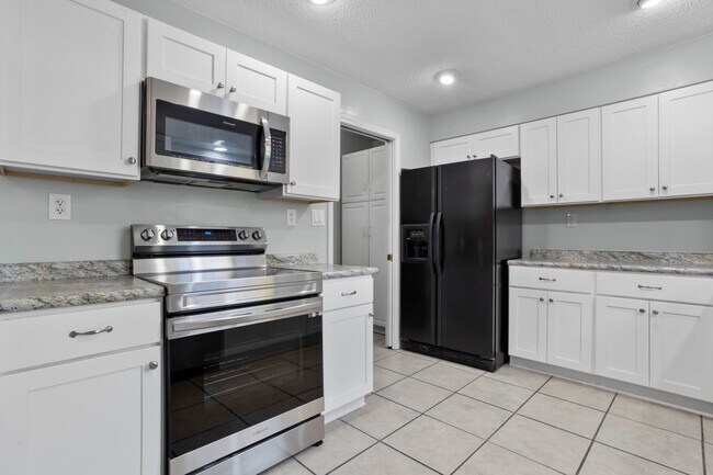 Building Photo - 9524 Pointe Aux Chenes Rd