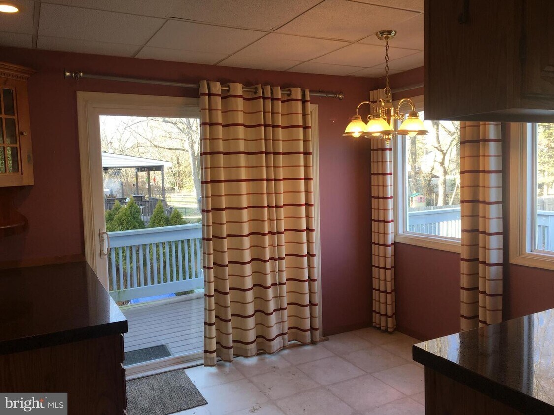 407 University Blvd, Glassboro, NJ 08028 House for Rent in Glassboro, NJ