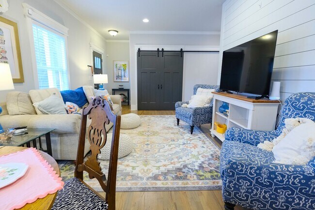 Building Photo - 178 Dan's Way