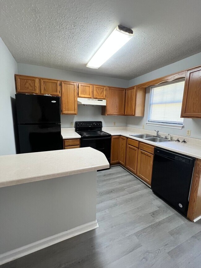 Building Photo - 2525 Jersey Court