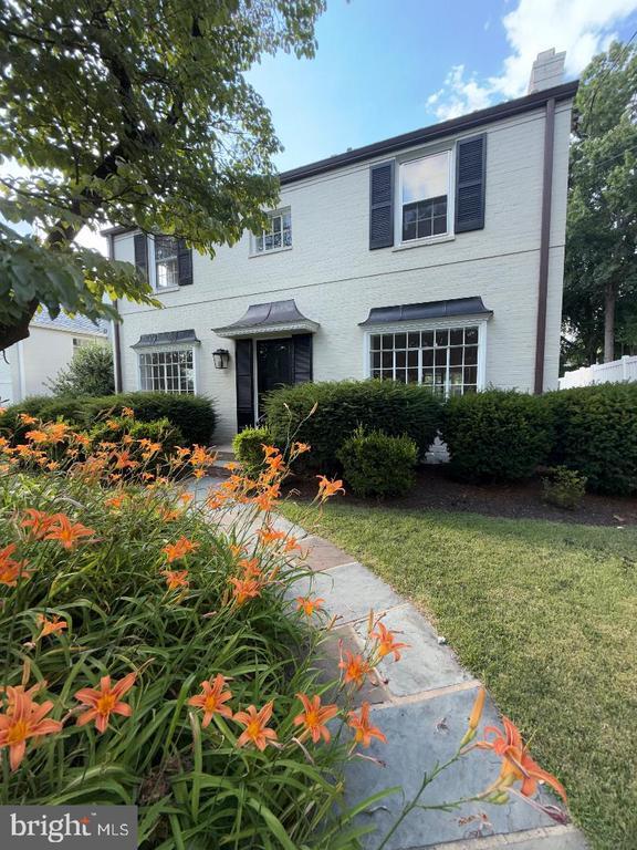 Foto del edificio - 4721 Yuma St NW
