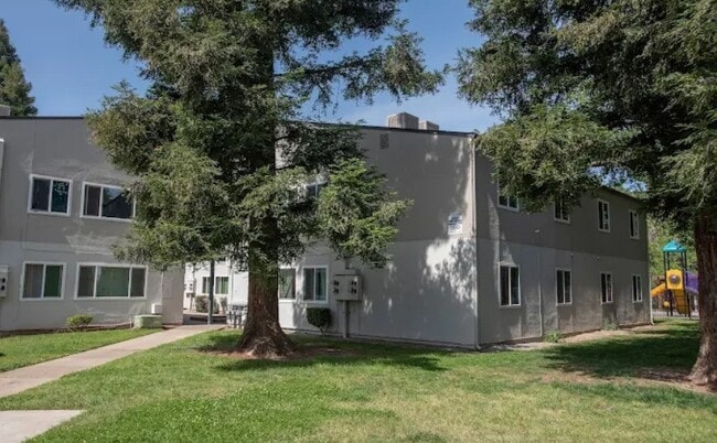 Building Photo - 1895 Benton Dr