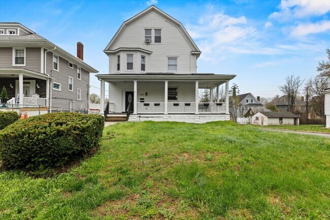 Building Photo - 6BR / 5BA Single-Family Home | 2,663 Sq Ft | Private Driveway | Deck | $4,200/mo Spacious 6-bedro...