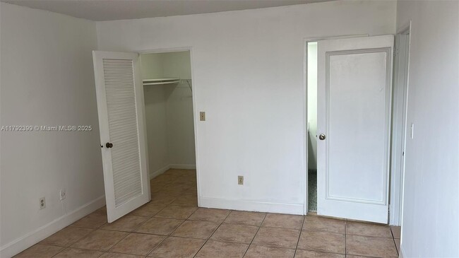 Building Photo - 4430 NW 79th Ave