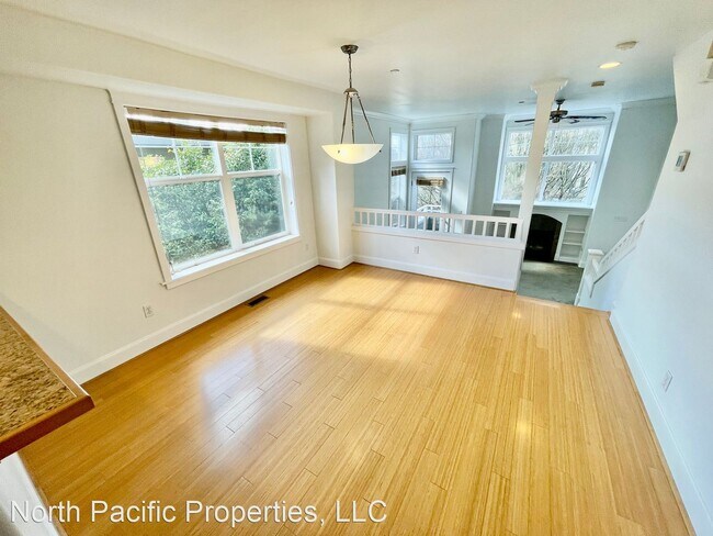 Building Photo - 3 br, 3.5 bath House - 1808C 14th Ave