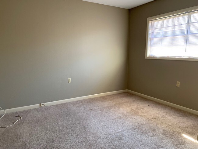 Bedroom 1 - 788 Ponta St