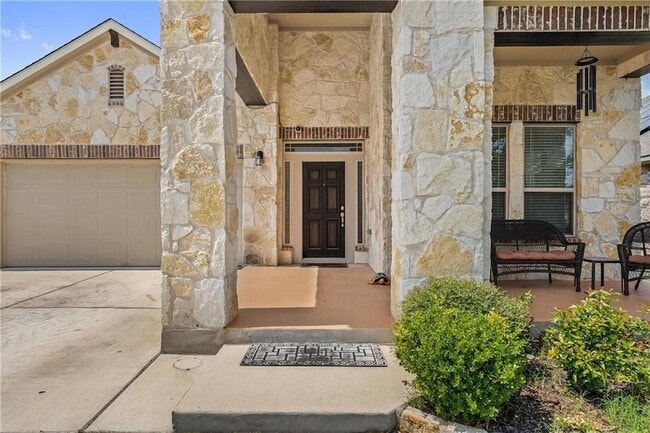 Building Photo - 601 Flag Ln