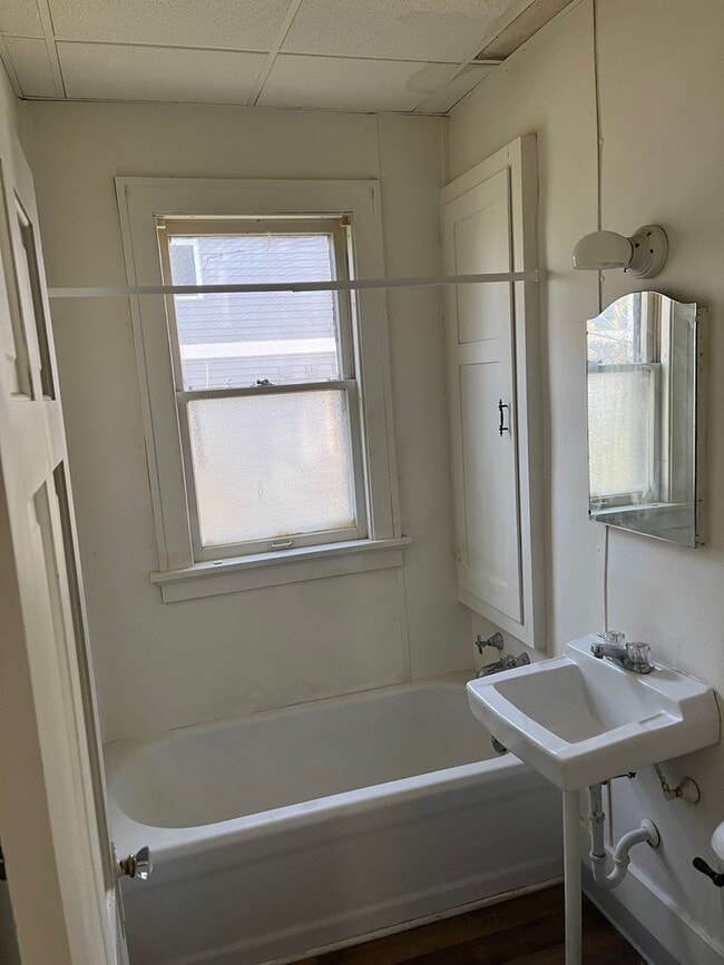 Building Photo - 1269 4th Ave SE