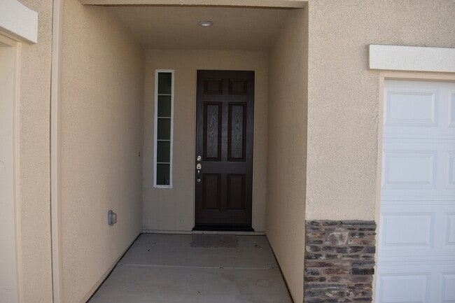Building Photo - 855 Sophie Ct