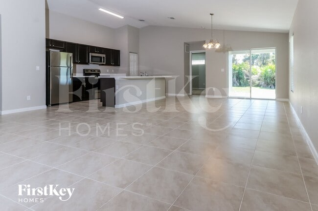 Foto del edificio - 2092 SW Altman Ave