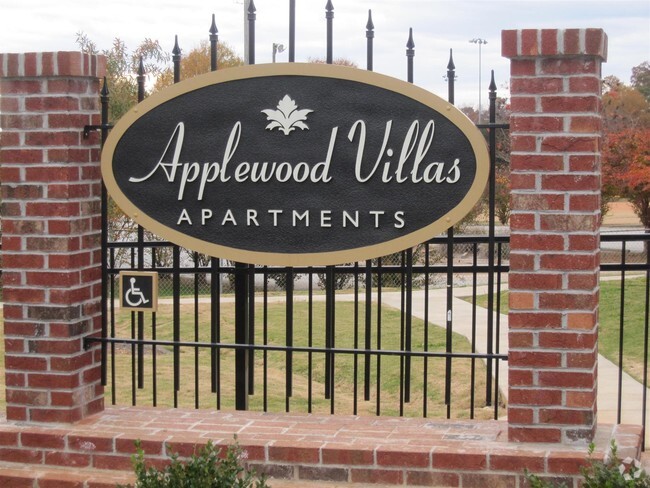 Building Photo - Applewood Villas