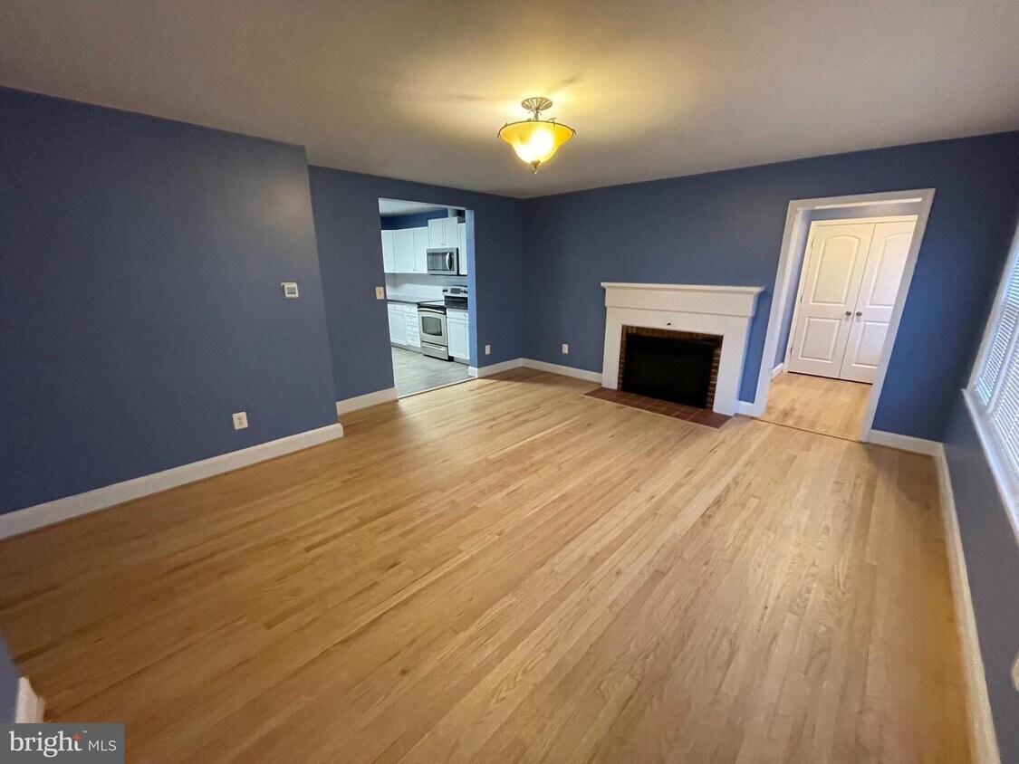 Primary Photo - 530 Villa Ave