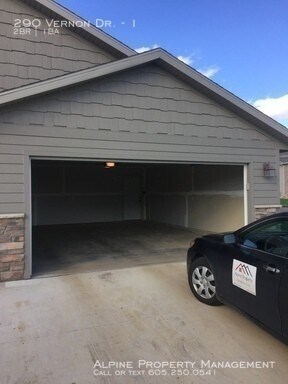 Building Photo - 290 Vernon Dr