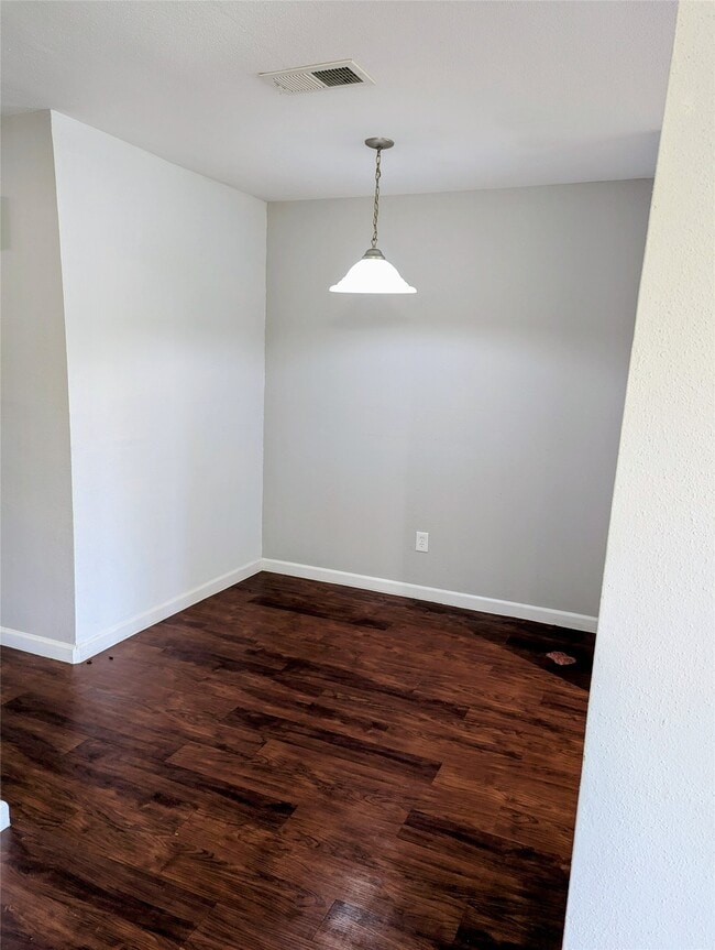 Foto del edificio - 7661 Fallbrook Dr