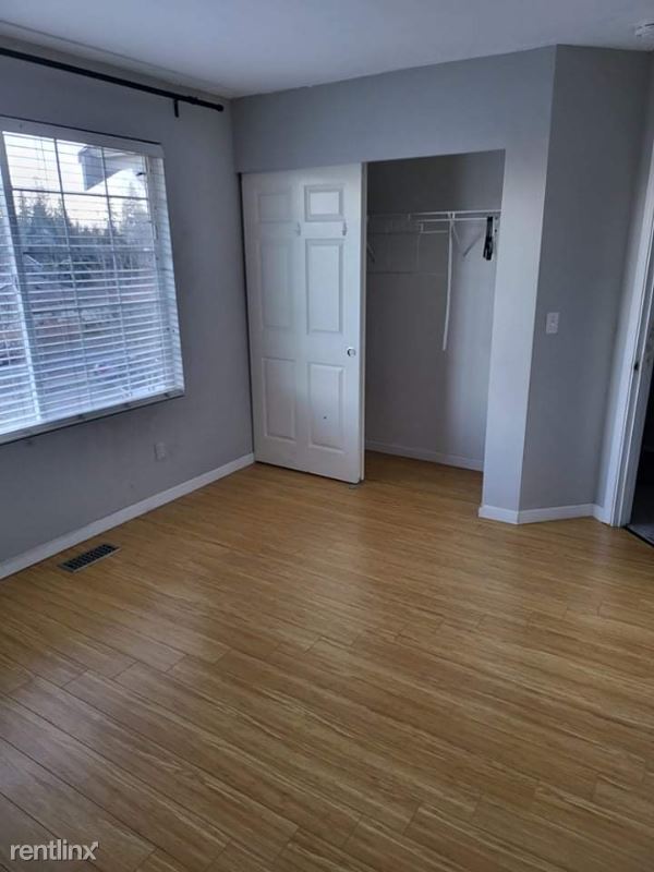 Foto principal - 1 br, 1.5 bath House - 28019 150th Pl Se