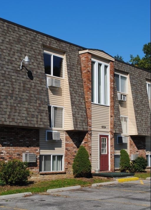 Hidden Creek Apartments – photo 1 of 20