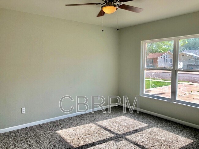 Foto del edificio - 815 Hickory St